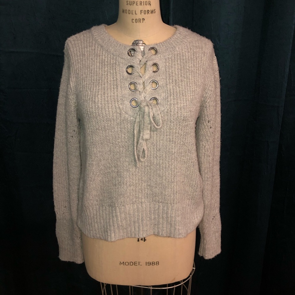 Kendall and Kylie grey sweater EUC